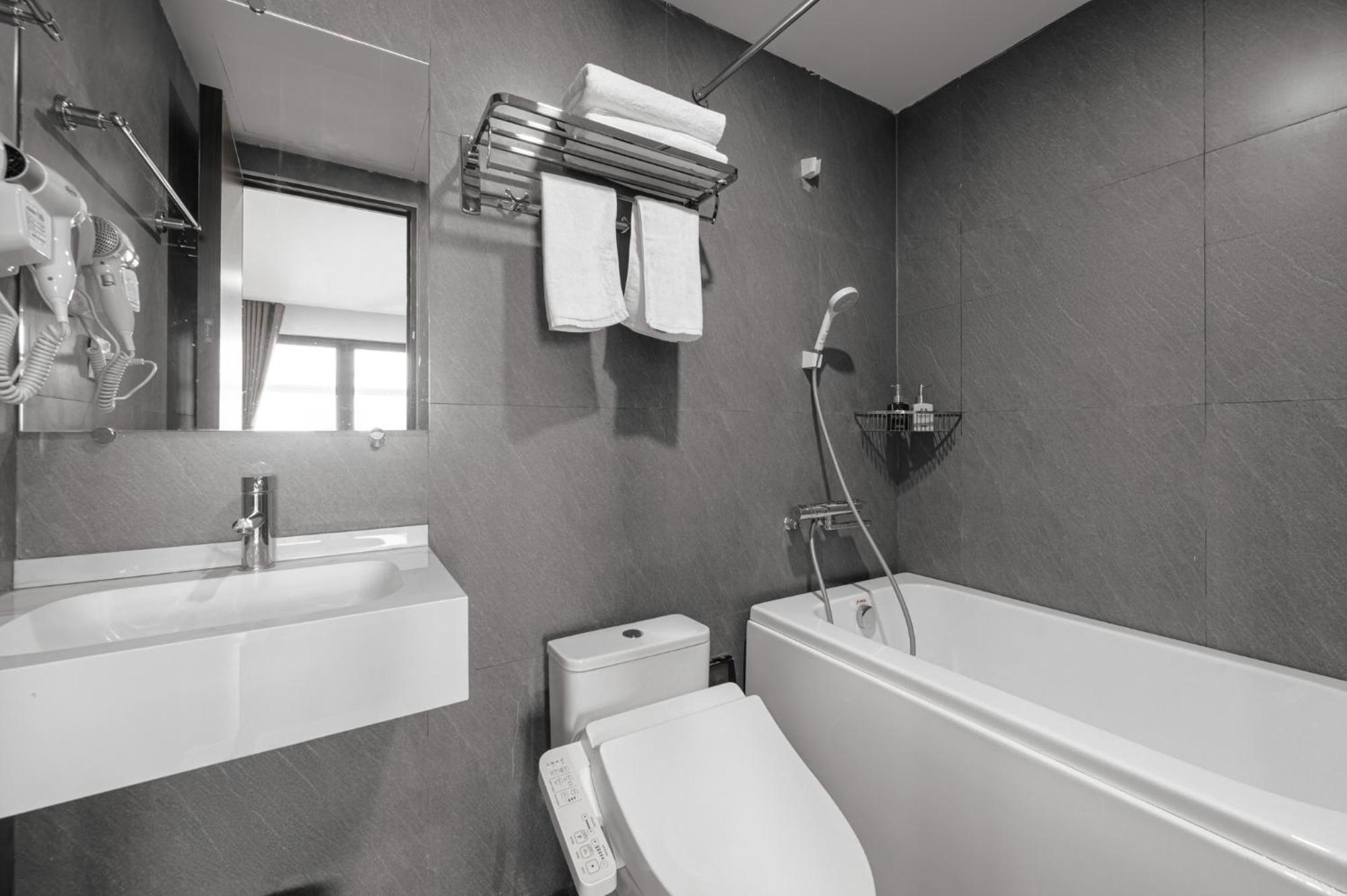 Luxe Paradise Suites - No34 Alley 260 Doi Can — Photos 2